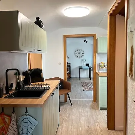 Gemuetliches Fuer Messe, Job & Kurzurlaub Im Gruenen, Naehe Duesseldorf Apartment