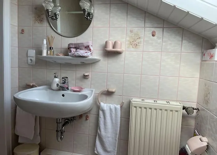 Apartman Gemuetliches Fuer Messe, Job & Kurzurlaub Im Gruenen, Naehe Duesseldorf Meerbusch