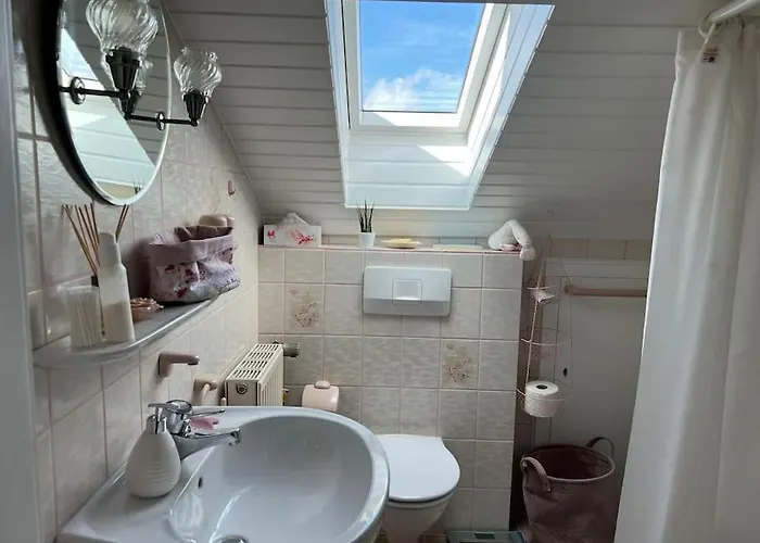 Gemuetliches Fuer Messe, Job & Kurzurlaub Im Gruenen, Naehe Duesseldorf